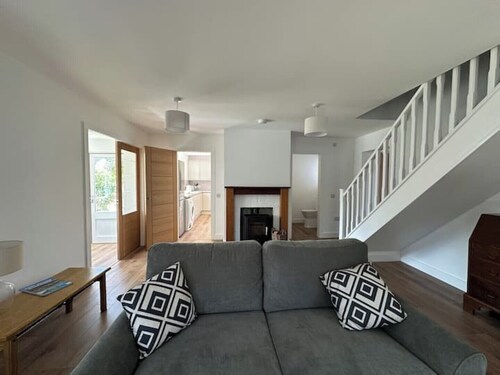 Cosy yet spacious Highland Hideaway for 10