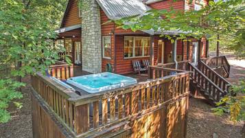 Tina de hidromasaje al aire libre