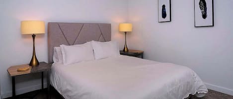 4 bedrooms, desk, travel cot, WiFi