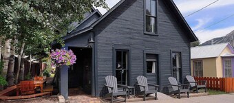 Authentic CB, Historic Remodeled Elk Ave Gem!