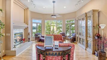 Smart TV, fireplace, books