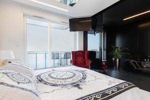 Iron/ironing board, travel crib, WiFi, bed sheets