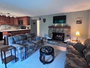 Smart TV, fireplace