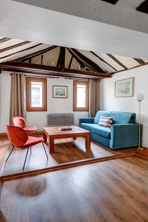 スマートテレビ、書斎 / ワークスペース