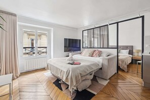 1 bedroom, desk, iron/ironing board, free WiFi