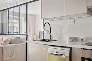 Kühlschrank, Ofen, Herdplatte, Geschirrspüler