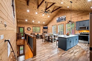 Interior - Why Not Stay N' Play: Luxe 4BR w/Firepit*Hot Tub*Game Room*Privacy (Sevierville)