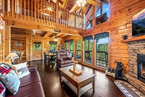 Televisión, chimenea