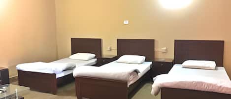 Double or Twin Room | Free WiFi
