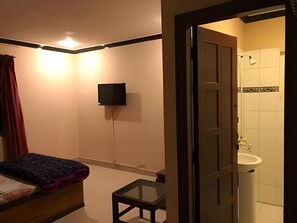 Double or Twin Room | Free WiFi
