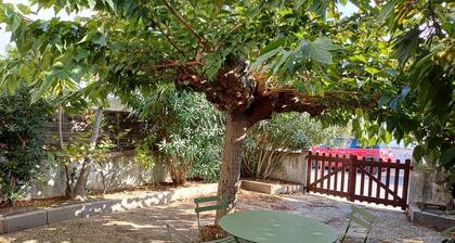 "Sous le Mûrier": apartment 5 minutes from the sea on foot