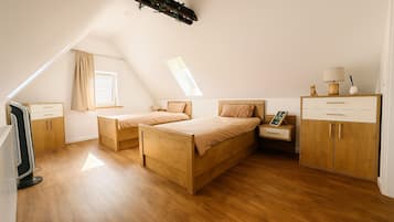 2 bedrooms, WiFi, bed sheets