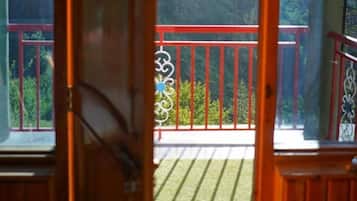Deluxe Double Room, Balcony | Bathroom