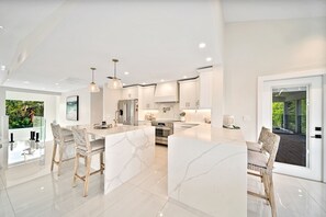 Fridge, microwave, oven, stovetop - Greek Villa Isle: Luxury Custom-Built Home w/Views (Sanibel)