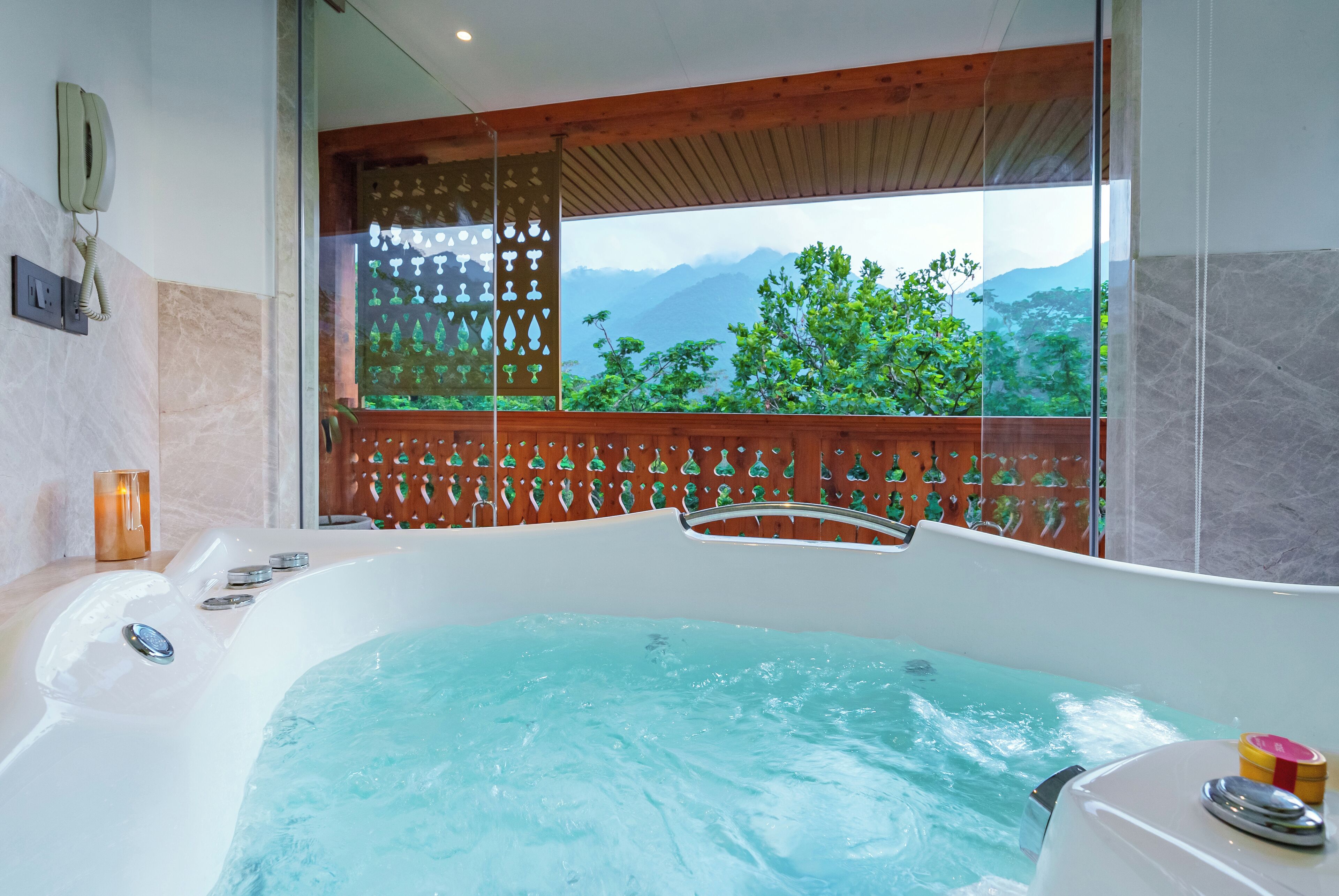 Imperial Vileen Duplex | Bathroom | Hair dryer, bathrobes, slippers, towels