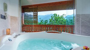 尊貴複式房屋, 河景 | 浴室 | 風筒、浴袍、拖鞋、坐浴桶