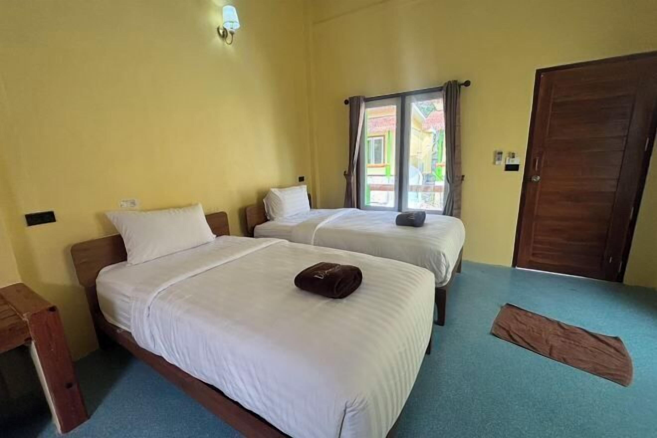 In-room safe, free WiFi, bed sheets