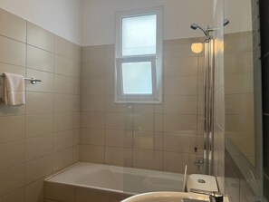 Apartemen Mewah, pemandangan kota | Kamar mandi
