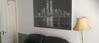 Apartment-sleeps3-parking-garden-internet