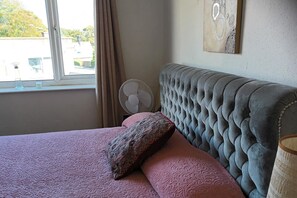 2 chambres, accès au Wi-Fi (inclus), literie fournie