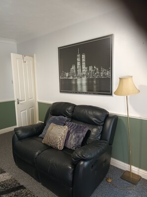 Leilighet | Oppholdsområde | TV