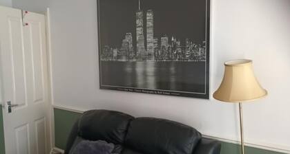 Leeds - Apartment - Stay 3- Parking - Garden