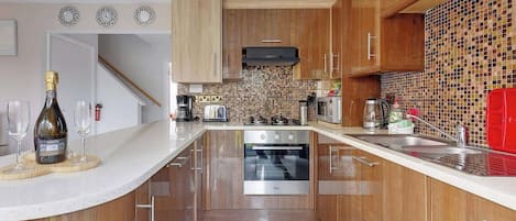 Cookware/dishes/utensils