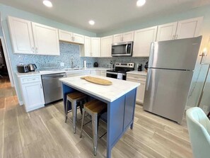 Fridge, microwave, oven, stovetop - Cozy, Pet-Friendly Condo with Ocean Views! (Lincoln City)