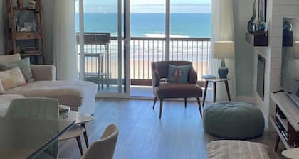 Cozy, Pet-Friendly Condo with Ocean Views!