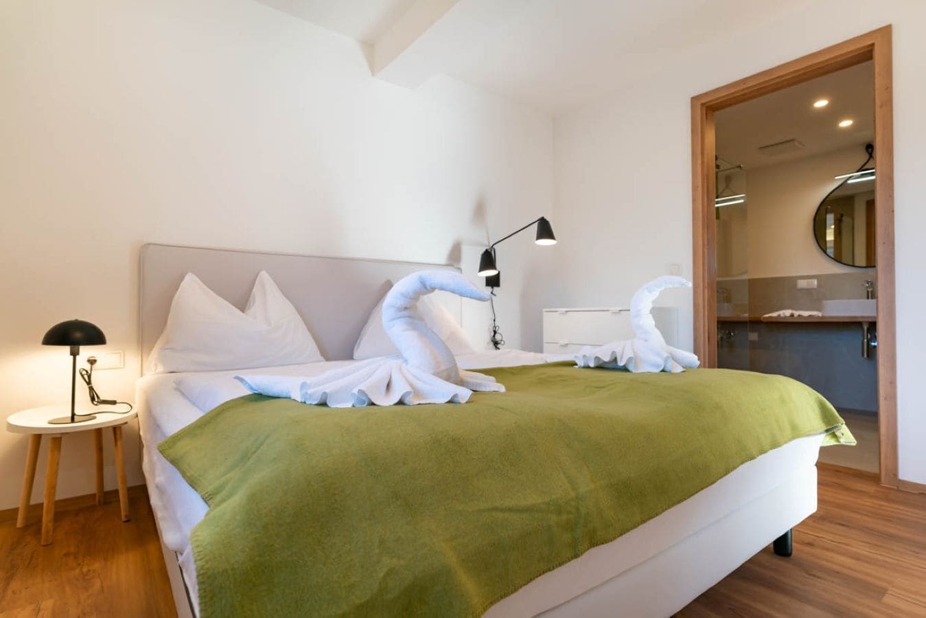 방음 설비, 여행용 아기침대, 무료 WiFi, 침대 시트