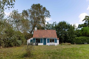 3 habitaciones, escritorio y acceso a internet 