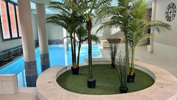 Piscina coperta, una piscina riscaldata