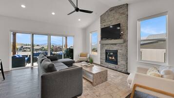 TV, fireplace, offices