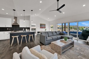 TV, fireplace, offices