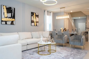 7 bedrooms, desk, Internet - Stunning 7Bd Jacuzzi Pool Close to Disney Windsor Cay 16217 (Clermont)