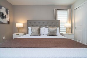 House | 7 bedrooms, desk, Internet - Stunning 7Bd Jacuzzi Pool Close to Disney Windsor Cay 16217 (Clermont)