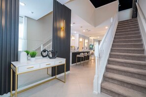 7 bedrooms, desk, Internet - Stunning 7Bd Jacuzzi Pool Close to Disney Windsor Cay 16217 (Clermont)