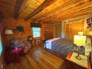 2 bedrooms, bed sheets - Mountain Hideaway Getaway Affordable Cabin Rental Overlooking Bryson City NC (Bryson City)