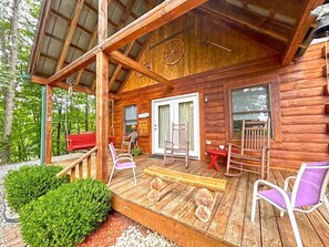 Terrace/patio - Mountain Hideaway Getaway Affordable Cabin Rental Overlooking Bryson City NC (Bryson City)