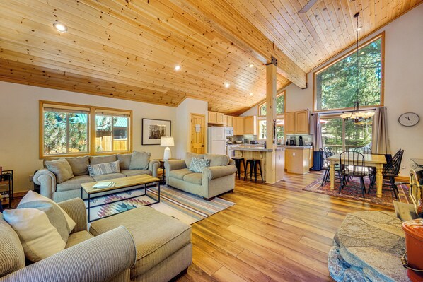 House (3 Bedrooms) | Interior