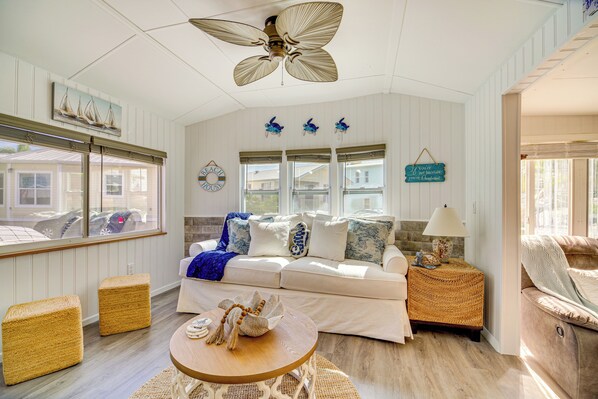 Cottage (2 Bedrooms) | Interior - Island Cottage in Jensen Beach w/ Pool Access! (Jensen Beach)