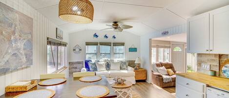 Cottage (2 Bedrooms) | Interior