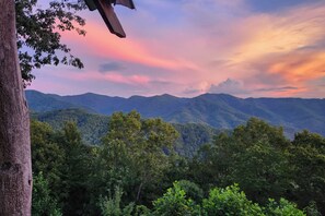 A mountainous landscape with dense forest and a clear sky. - Bryson City Cabin: Hot Tub + Mtn View! (Bryson City)