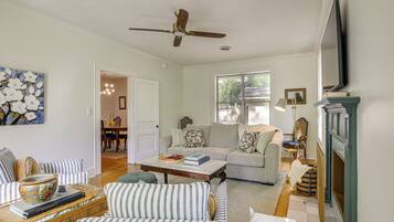 Rumah (2 Bedrooms) | Interior