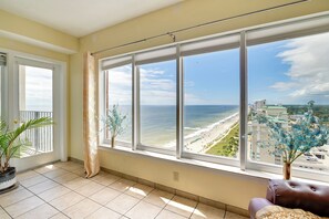 Apartment (2 Bedrooms) | Interior - Oceanfront Condo w/ Resort Perks in Myrtle Beach (Myrtle Beach)