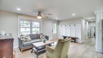 Cottage (2 Bedrooms) | Interior