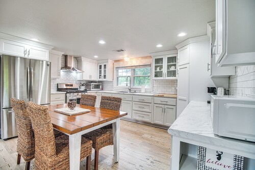 Rural Spiro Getaway w/ Private Deck!