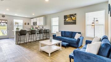 House (2 Bedrooms) | Interior