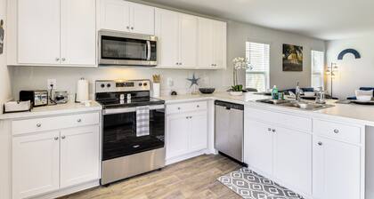 Brand-new Savannah Area Home 15 Mi to Dtwn!