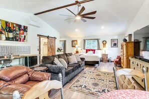 House (5 Bedrooms) | Interior